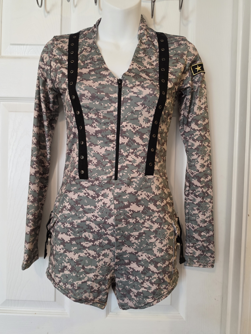 Spirit Pink & Green Camouflage Zip Romper Jacket Size Small